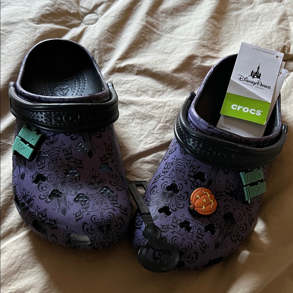 CROCS Haunted mansion Size 8